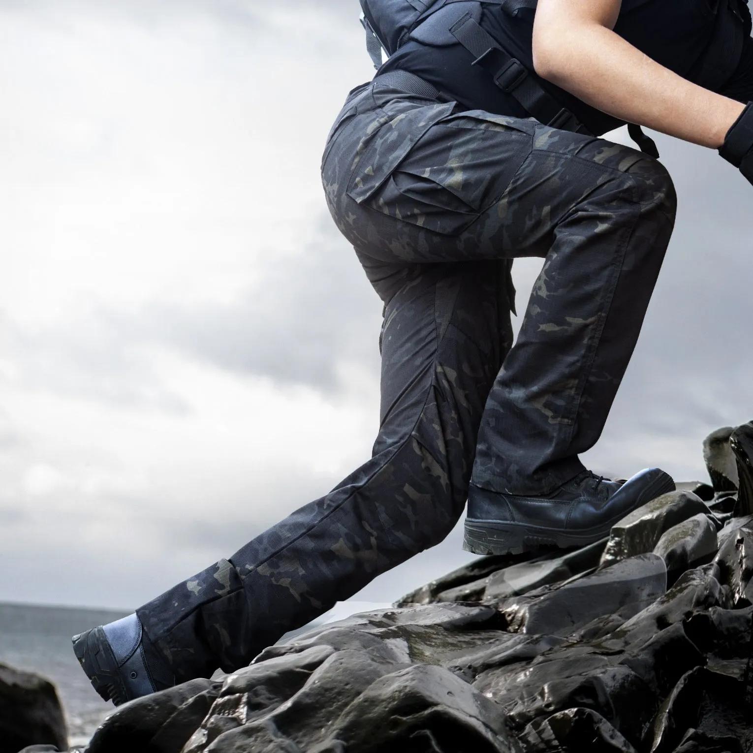 Archon IX8 Outdoor Waterproof Tactical Pants-Black