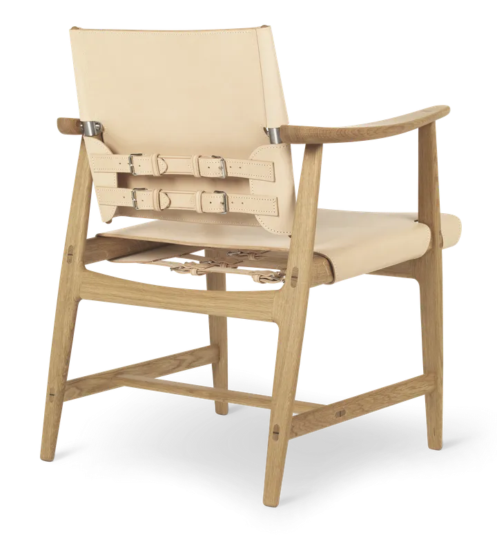 BM1106 Huntsman Chair